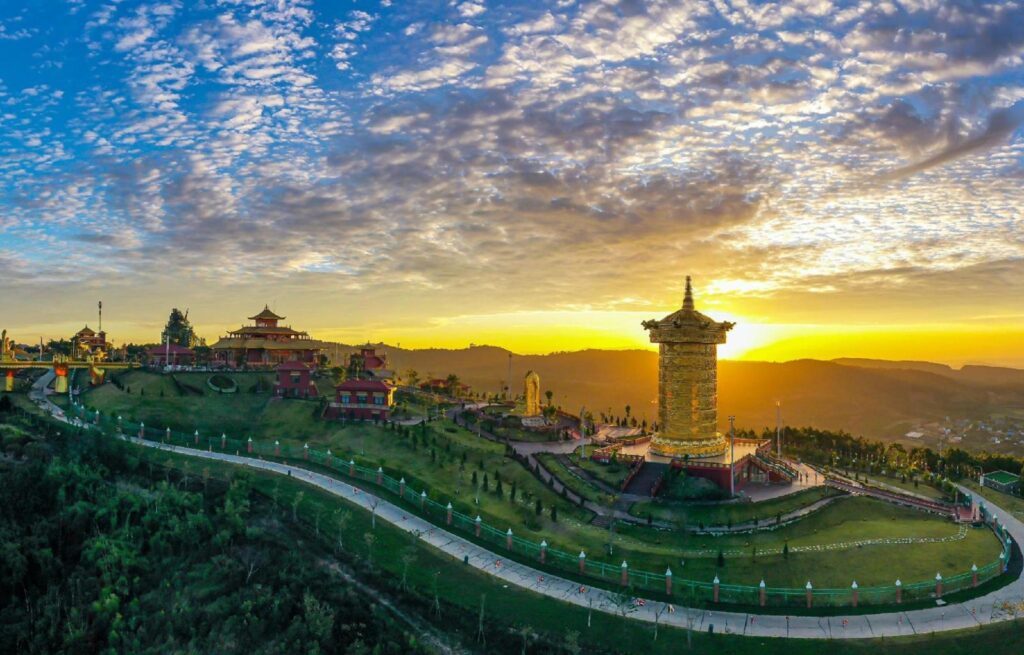 Samten Hill Đà Lạt – Điểm du lịch tâm linh nổi tiếng & Tour tham quan Samten Hill 2026