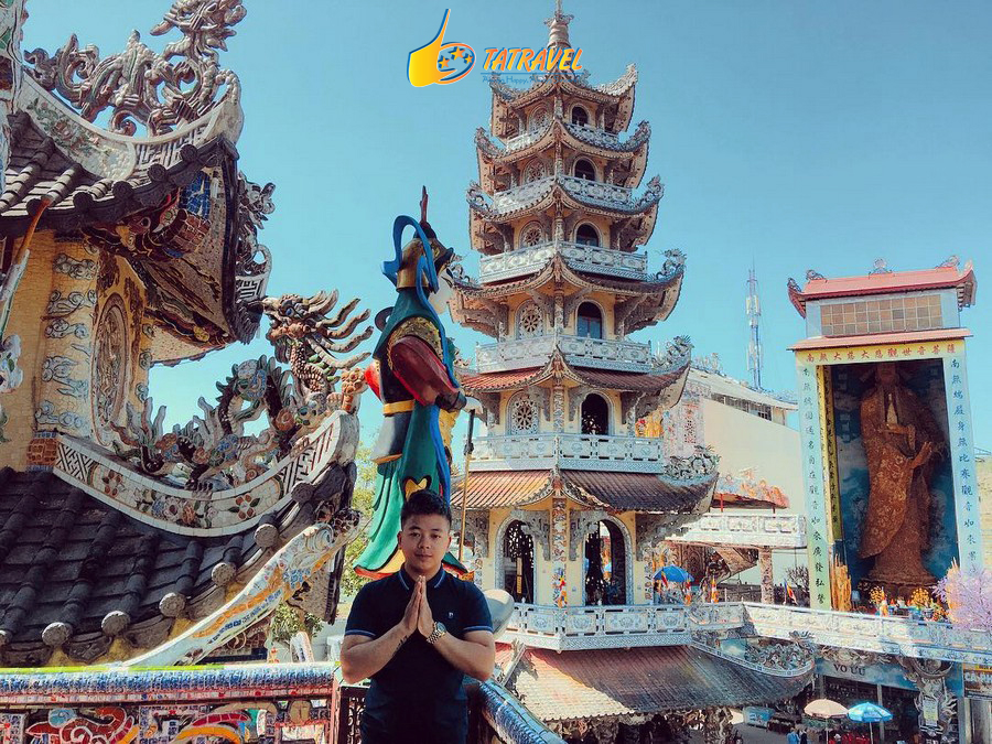 Review chùa Linh Phước Đà Lạt - Tất tần tật về ngôi chùa Ve Chai