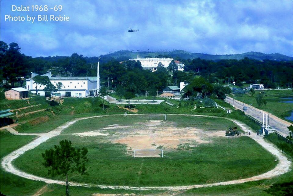 Quảng trường Lâm Viên Đà Lạt trước đây là sân vận động thành phố
